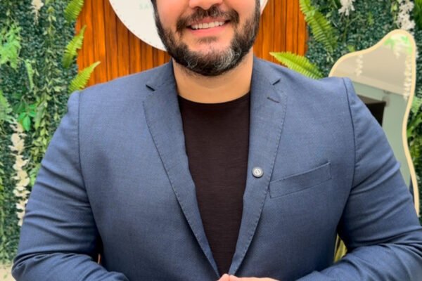 Dr. Álvaro Renê